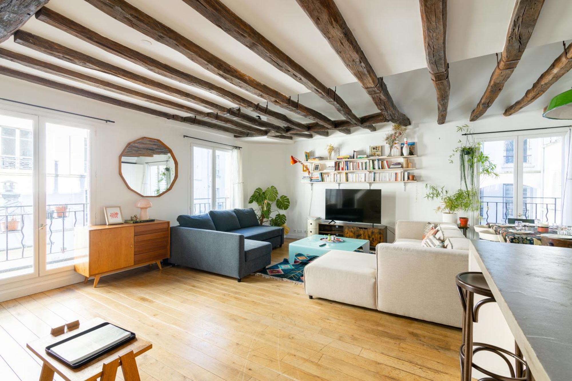Luxurious 2 Bedroom Canal Saint Martin Saint Lazare Appartement *