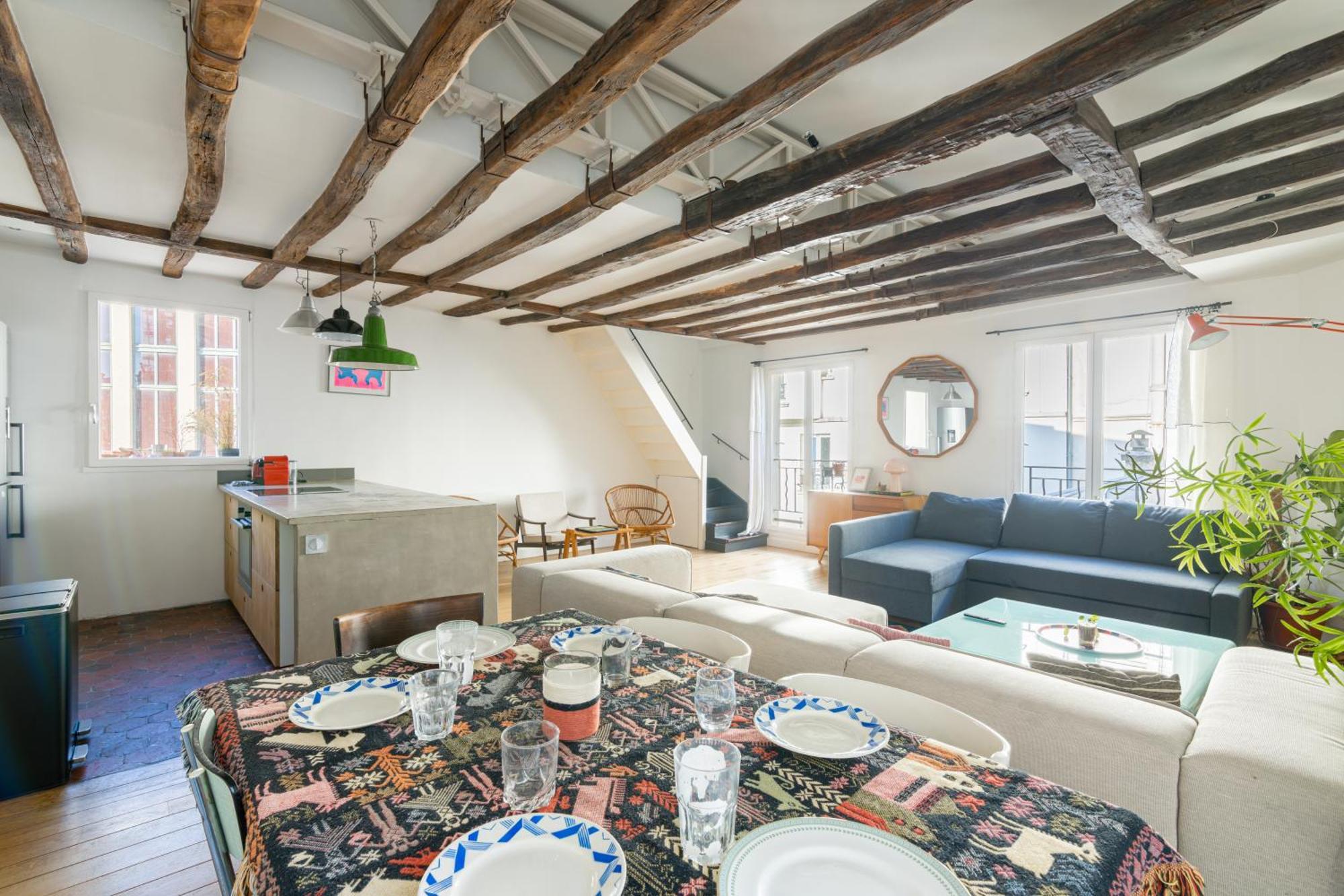 Luxurious 2 Bedroom Canal Saint Martin Saint Lazare Appartement *