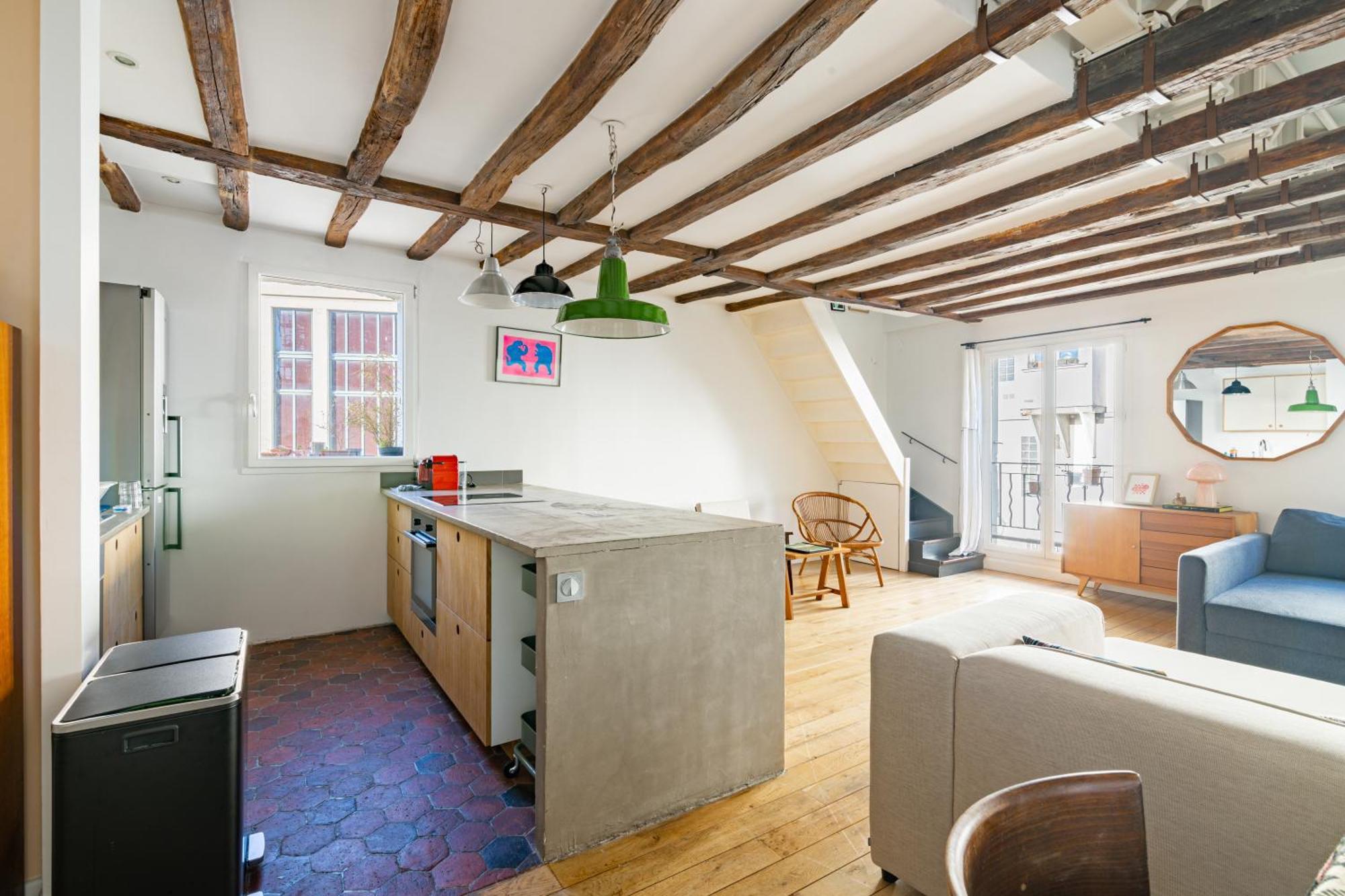Luxurious 2 Bedroom Canal Saint Martin Saint Lazare Appartement *